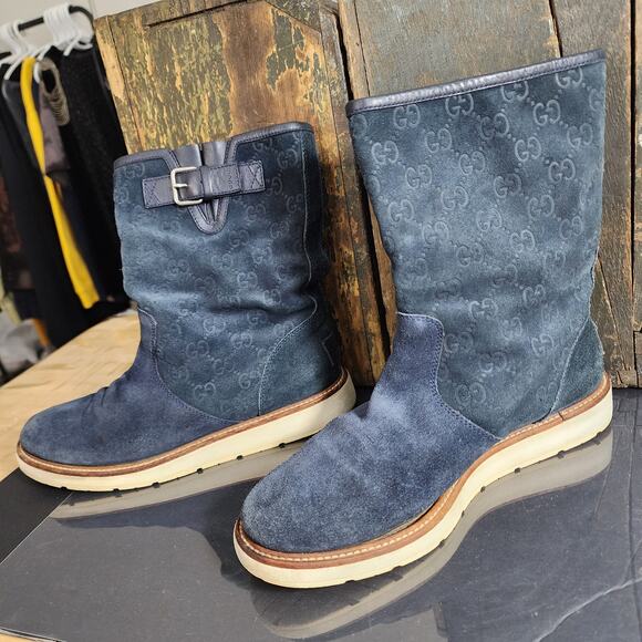 GUCCI dark blue suede boots. Pre- loved! - Picture 8 of 10